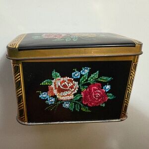 Vintage Royal Kerry Rose Tin – Hinged England Candy Tin
